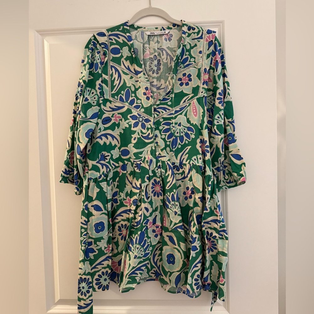 Never worn Zara tie waist dress, mid length sleeve